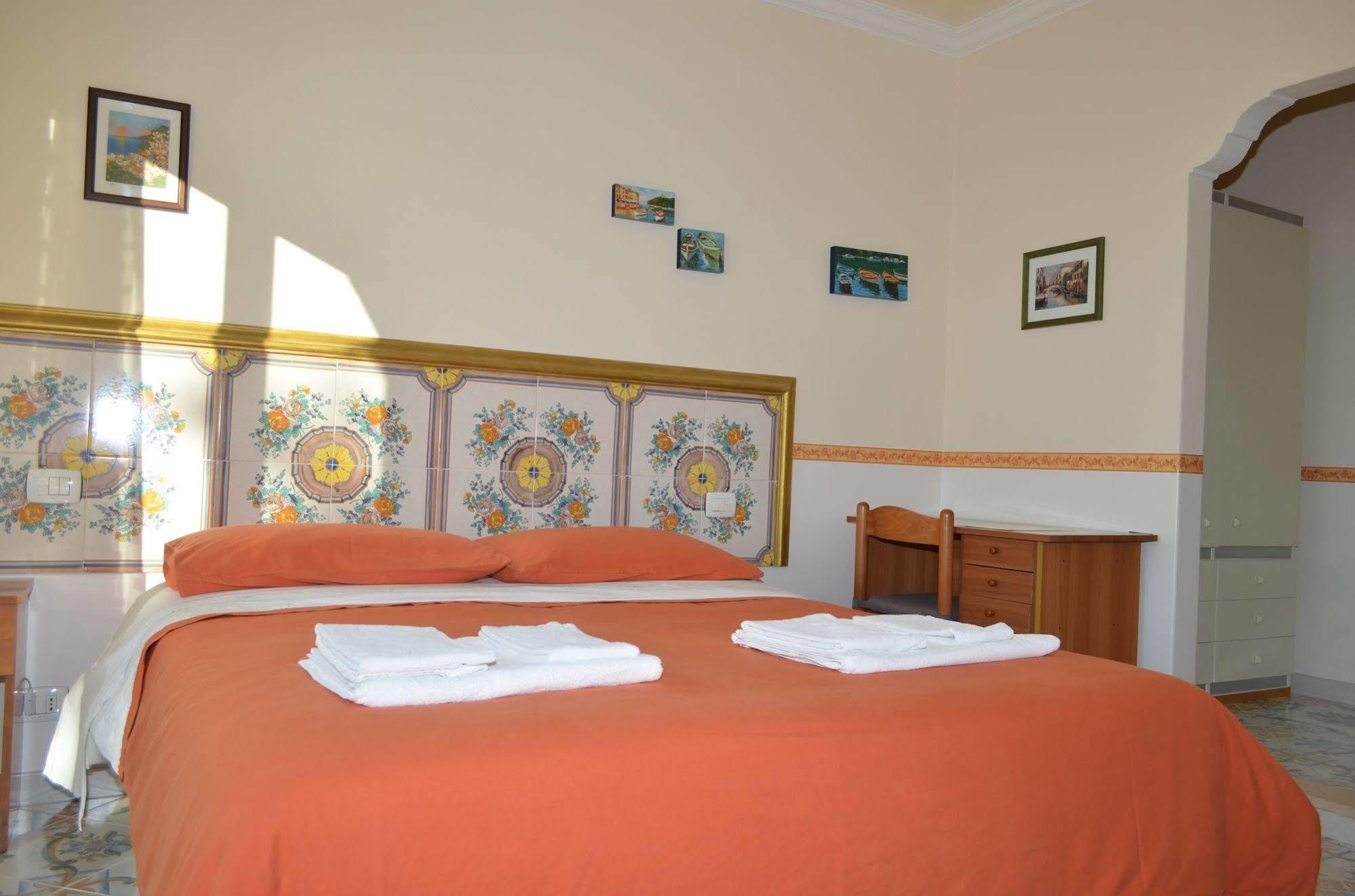 Le Ginestre Di Capri Bb & Holiday House 阿纳卡普里 外观 照片